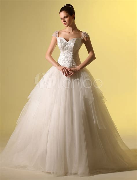 Ivory A Line Sweetheart Neck Flower Sequin Bridal Wedding Gown