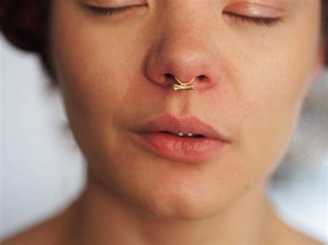≡ Everything You Need To Know Before Getting Septum Piercing 》 Her Beauty
