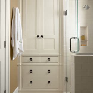 I built this cabinet to serve two purposes in the bathroom. Built-in Linen Cabinet | Houzz