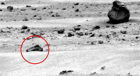 Unusual Object On Mars Could Be Crashed Ufo Believers Claim