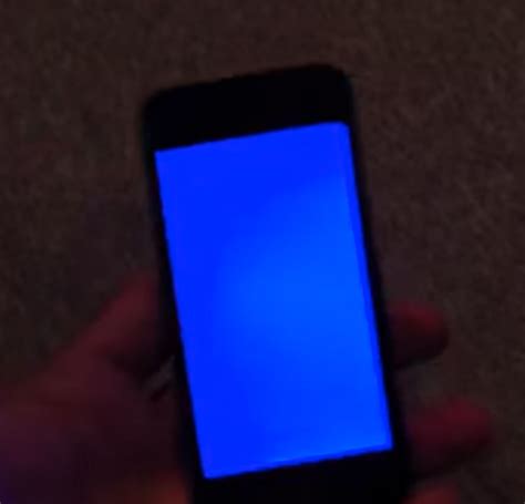 T Mobile Iphone Users Are Experiencing Blue Screen Of Death Issues