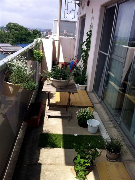Grass On The Balcony How To Create An Herb Garden Interior Design