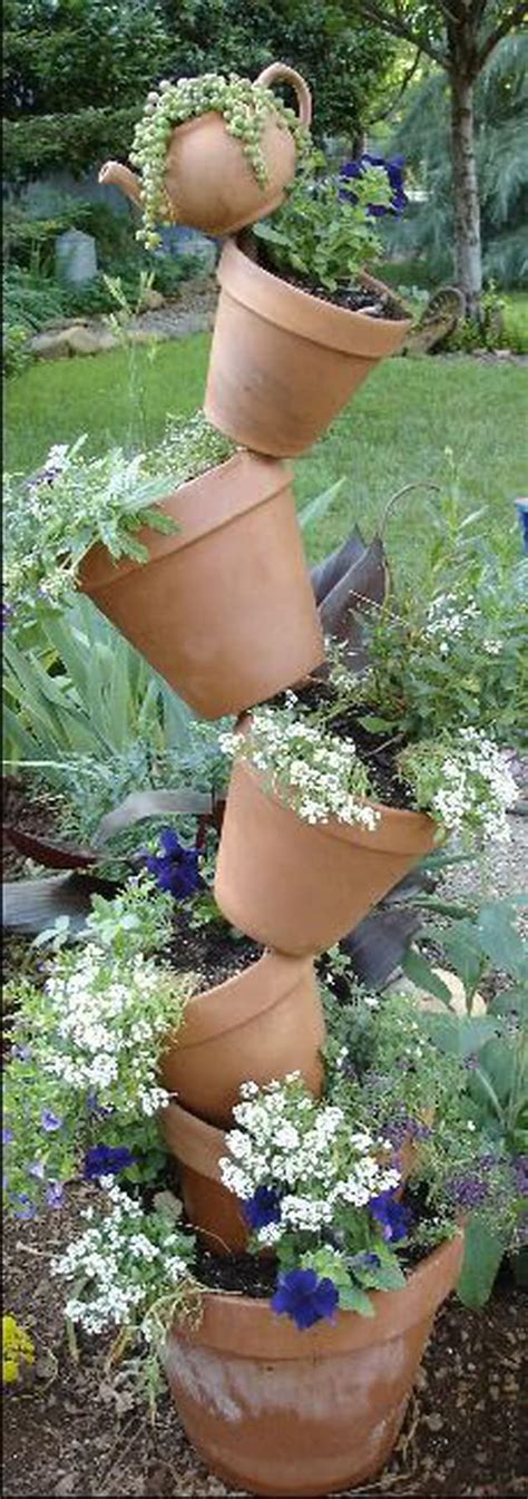 Une Cascade De Pots