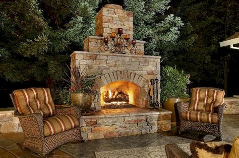Backyard Fireplace057