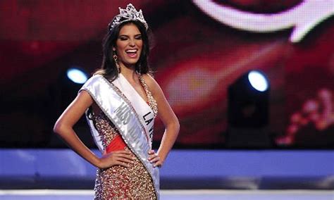 Miss Dominican Republic Carlina Duran Relinquish Her Crown