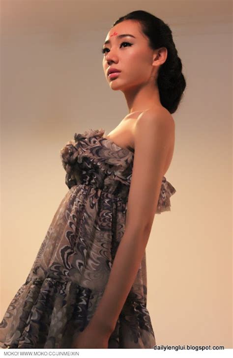 Girl Shoping And Fashion Olwen Jin Mei Xin 金美辛 From Heilongjiang China