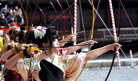 Toshiya - Pretty Japanese Girls in Kimono doing Kyudo (Japanese Archery ...