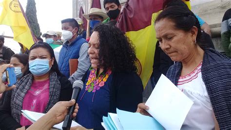 profesora indígena y defensora de los derechos de los pueblos y las mujeres en la mixteca