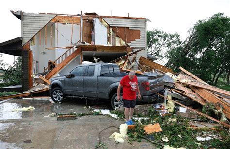 Large And Dangerous Tornado Touches Down In Kansas City Fox News