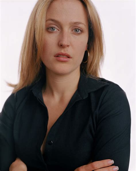 Gillian Anderson Photo 36 Of 513 Pics Wallpaper Photo 21493 Theplace2