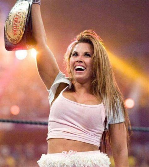 Mickie James Won Her First Title In WWE Wrestlemania 22 April 2 2006