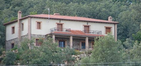 El buscador de casas rurales en la provincia de cáceres de tuscasasrurales.com te ofrece la dentro del término municipal de jarandilla de la vera en el norte de extremadura, se encuentra la finca la cañada, con dos maravillosas casas de campo que entre las dos juntan un total de 16 plazas. Casa Rural Cerro, Jaraíz de la Vera, Cáceres