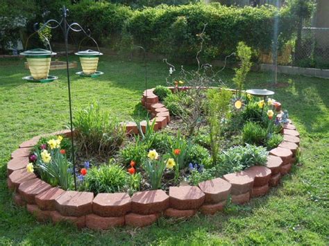 Amazing Beautiful Round Raised Garden Bed Ideas 17 Decor