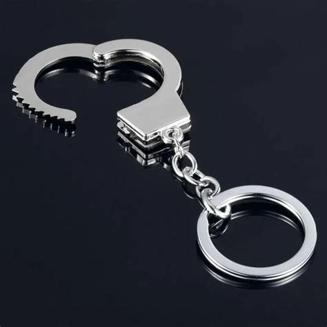 Mini Size Metal Zinc Alloy Simulation Handcuffs Shape Chain Keychain