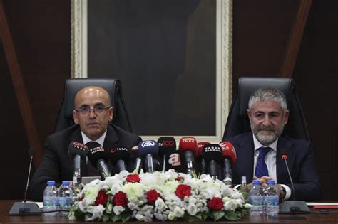Hazine ve Maliye Bakanı Mehmet Şimşek görevi Nureddin Nebati den
