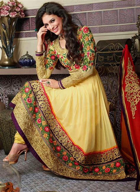 Here's the light color gown that looks so amazing on every girls. Pakistani Frocks Design 2014-2015 | New Stylish Fancy Umbrella anarkali Long Party Wear Frocks ...