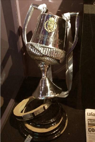 The Valencia Bus Carrying The Copa Del Rey Trophy Is Involved In A