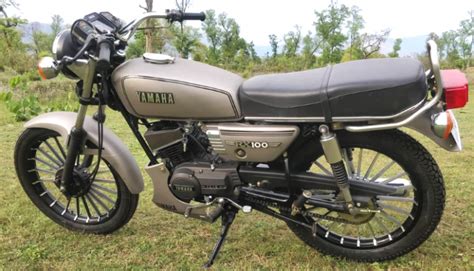 Yamaha company is said to be india's one of but however, it is not possible for all people living in india to buy high rated bikes. Meet Matte Grey Yamaha RX100 by Vedansh Automobile