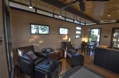 Modern 500 Sq Ft Cabin Makes The Most Of Every Square Inch