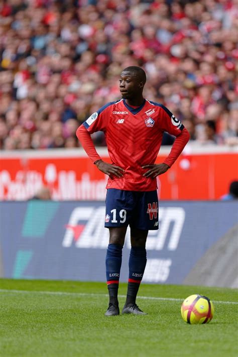 nicolas pepe arrives in london to complete club record £72m arsenal transfer football sport