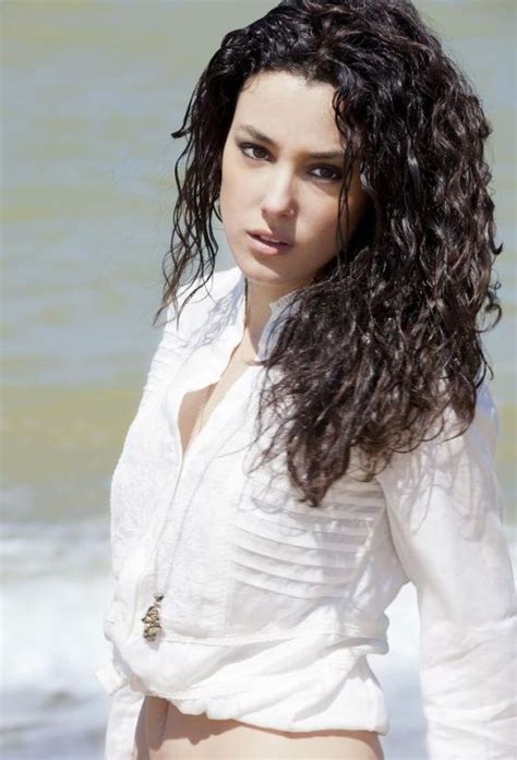 Turkish Beauty Dreadlocks Pearl Earrings Photoshoot Hair Styles