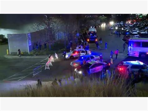 Search For Gunman After Nj Mall Chaos Shooting At Jersey Gardens