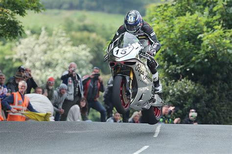 Grateful thanks to brendon pywell for creating race track builder, without which i could not have created this track. 2017 Isle of Man TT: Norton's David Johnson starts first ...