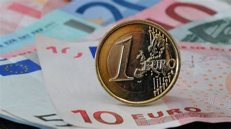 Voir plus d'idées sur le thème monnaie canadienne, piece de exclusive video : Tous les pays de la zone euro ont profité de la monnaie unique