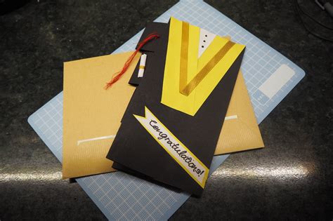 Green gold contemporary & classy traditional graduation flat card. DIY Graduation Card Ideas - Hums of Sum