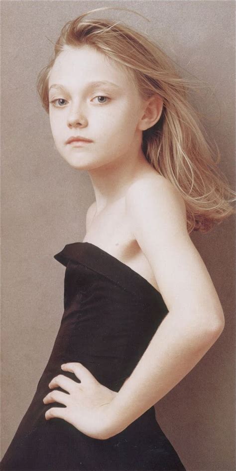 Dakota Fanning Photographed By Annie Leibovitz November 2005 For Vanity