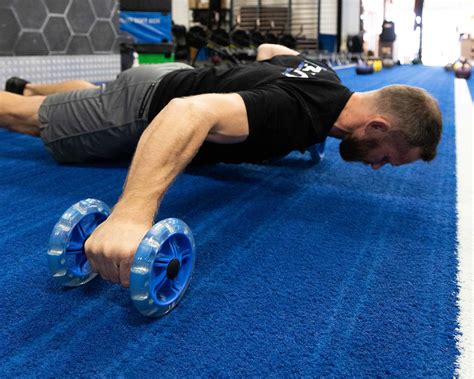 7 Benefits Of Training With An Ab Roller Alphafit Blog
