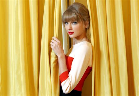 Taylor Swift Red Lips Wallpaperhd Celebrities Wallpapers4k Wallpapers