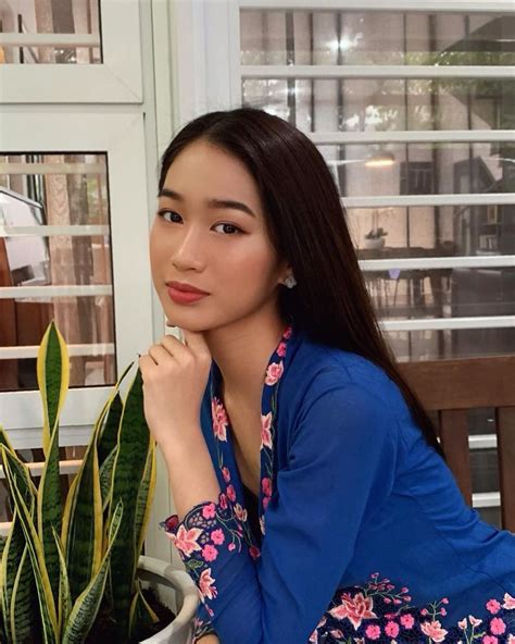 model kebaya phuket stylish girl asian beauty ethnic sari how to wear quick fashion