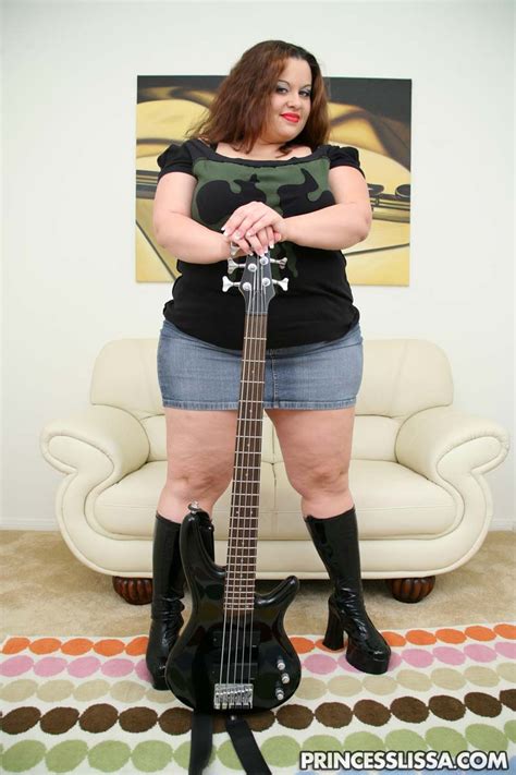 Bbw Princess Lissa Posing Naked With Her Guitar Porn Pictures Xxx Photos Sex Images 3257904