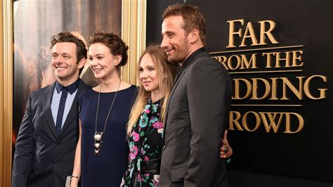 carey mulligan sings the praises of michael sheen at far from the madding crowd premiere