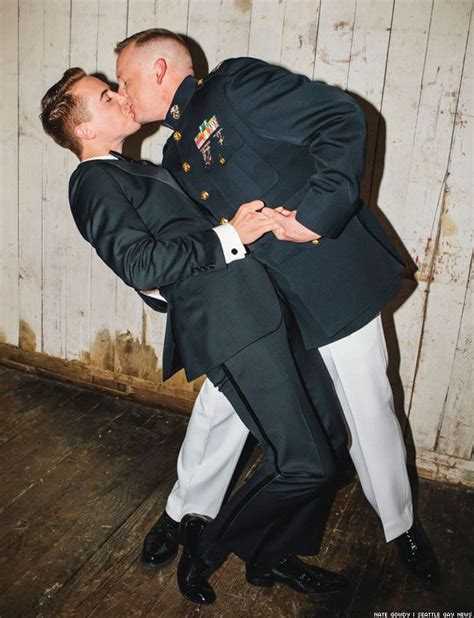 Military Couples Military Men Men Kissing Cute Gay Couples Lgbt Couples Vintage Couples