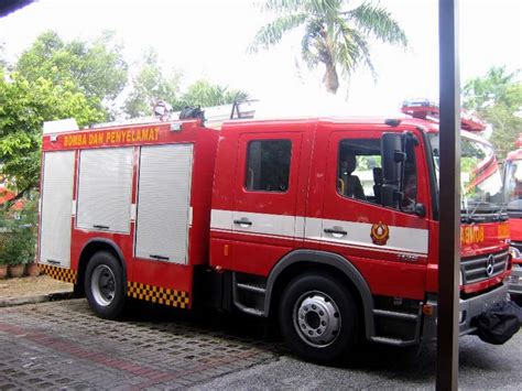 Fire Engines Photos Malaysia New Atego Tender And Livery