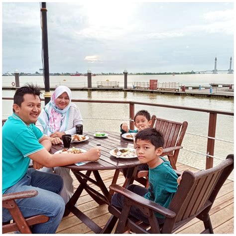 Tatil köyü, otel ve liman / marina. Sarapan Pagi Nasi Dagang 3 Riya di Byte Cafe, Duyong ...