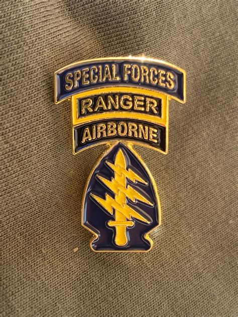 Special Forces Full Color Ssi Sf Tab Ranger Tab Pin “triple Canopy
