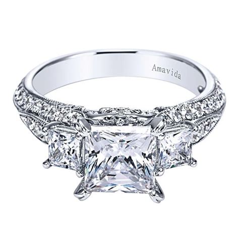 Vintage 18k White Gold Princess Cut 3 Stones Diamond Engagement Ring