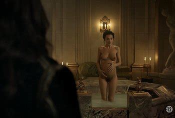 Anna Brewster Nude Pregnant In Versailles Playcelebs Net