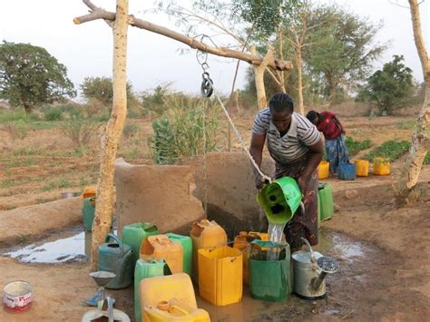 L'afrique subsaharienne reste la région où le phénomène demeure le plus préoccupant avec 400 millions de personnes qui ne disposent pas d'une source sûre d'approvisionnement en eau potable, selon la banque mondiale. Inédit - Des Marseillais inventent un système capable de ...