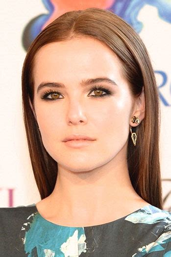 ‘vampire Academy Star Zoey Deutch Joins Crime Drama ‘vincent N Roxxy