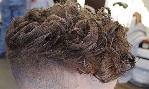Add some hair gel, curl enhancing cream, or mousse. How To Get Curly Hair For Men (2020 Guide)