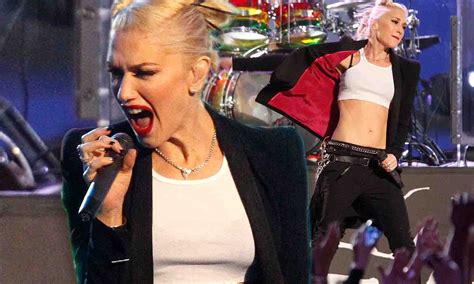 Gwen Stefani Flashes Her Seriously Toned Tummy While Performing On