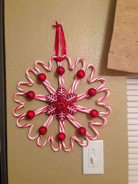 Candy Cane Wreath Christmas Candy Crafts Candy Cane Wreath Easy