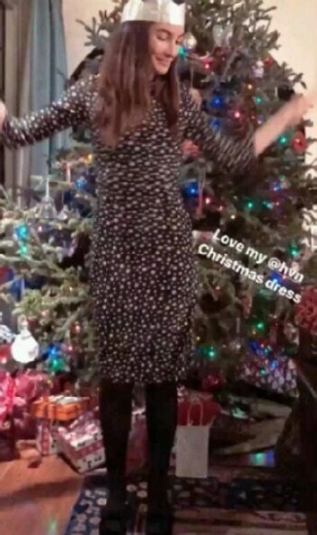 Lily Aldridge Christmas Eve December 24 2017 Star Style