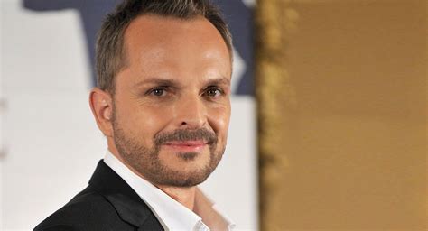 Ver más ideas sobre miguel bose, bose, miguelitos. Miguel Bosé revela cómo educa a sus hijos - Revista Caras