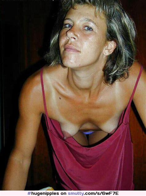 Downblouse Sideboob Smalltits Exposedtits Milf Expression Conetits