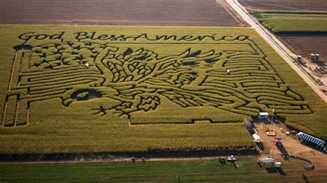 12 Secrets Of Corn Maze Designers Maze Corn Maze Maze Design